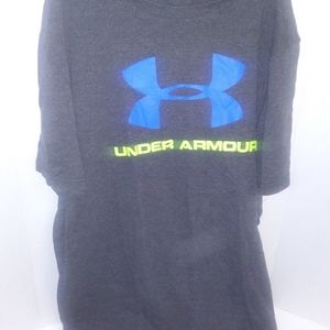 Under Armour short sleeve tee shirt.